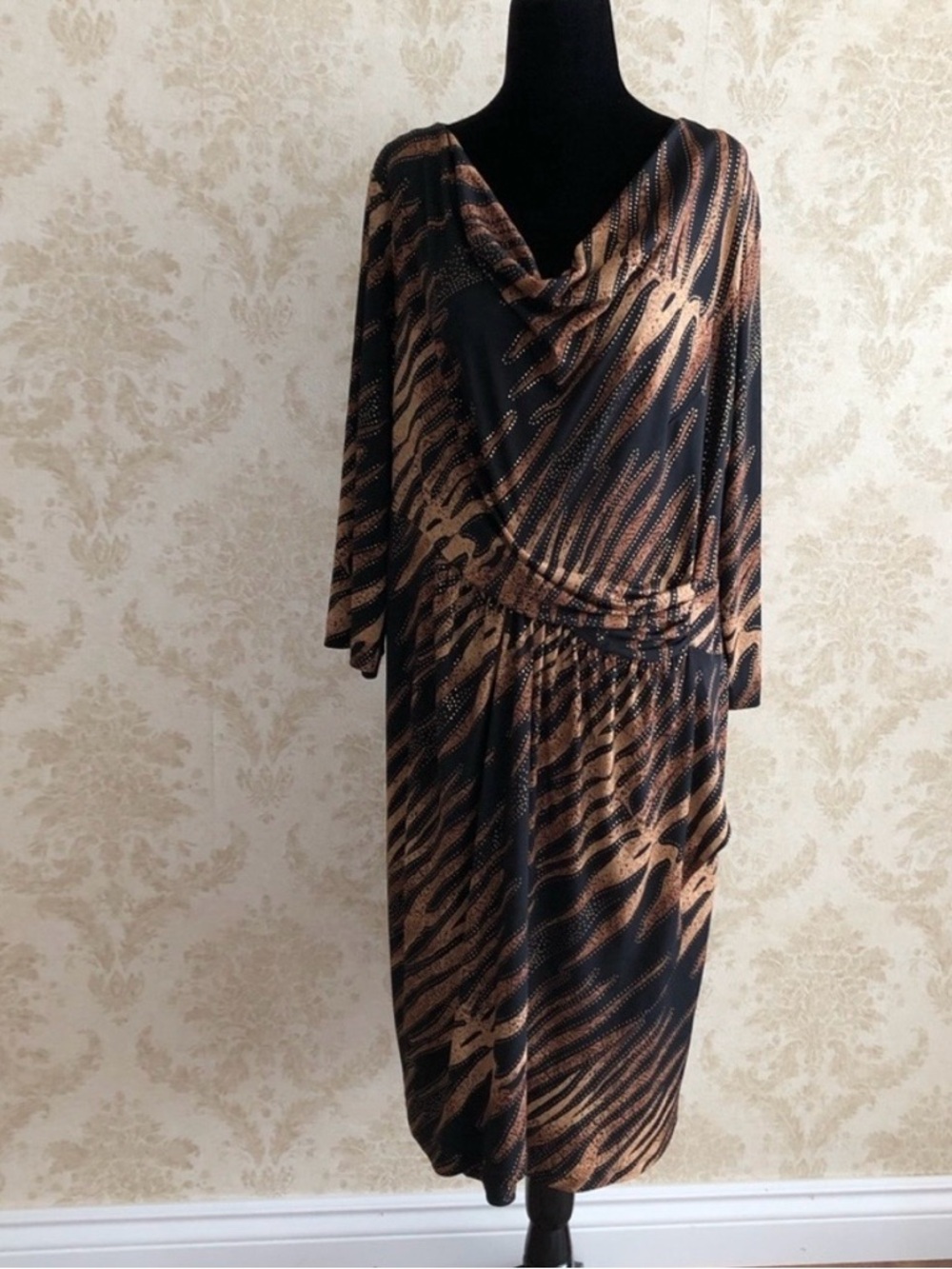 BNWT Avenue Black and Brown Printed 3/4 Sleeve Draped Dress